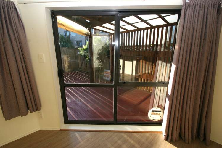 18/37 Fields Parade Oteha_12