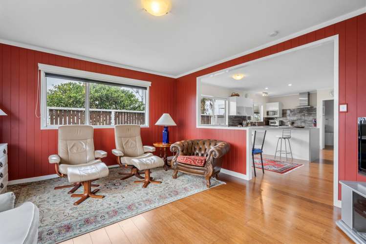 9 Carlton Crescent Kamo_2