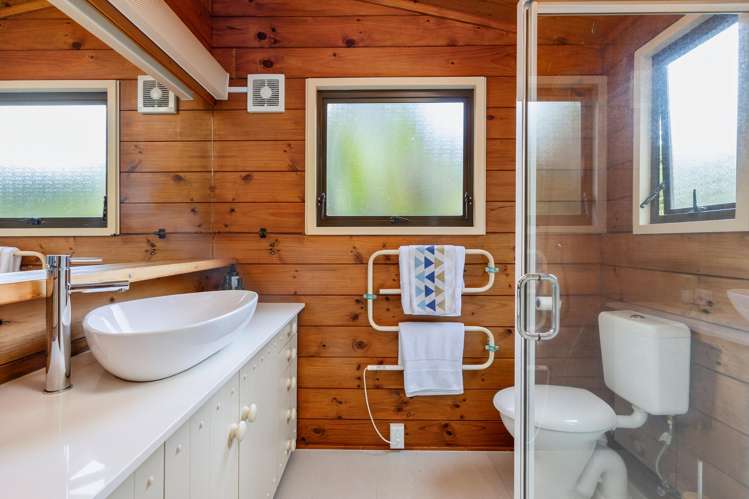 24d Sylvan Valley Avenue Titirangi_9