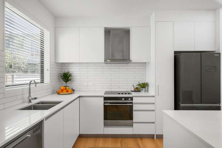 8-50 Friend Street Karori_7