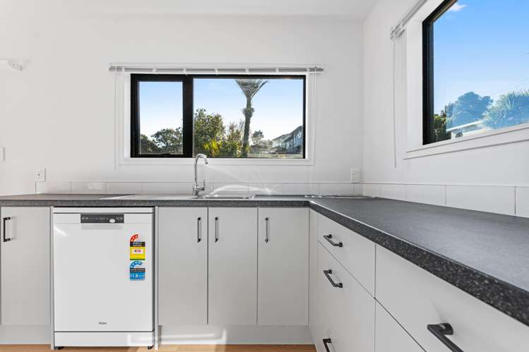 Units 1 and 2/10A Awanui Street Merrilands_23