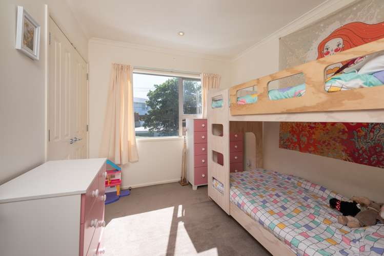 77 Tauhinu Road Miramar_11