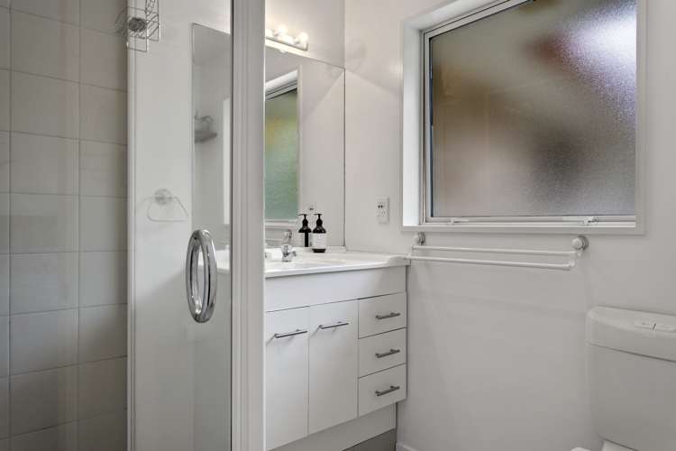 1015 Two Chain Road Swannanoa_11