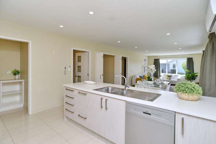 8 Booth Way Belfast_11