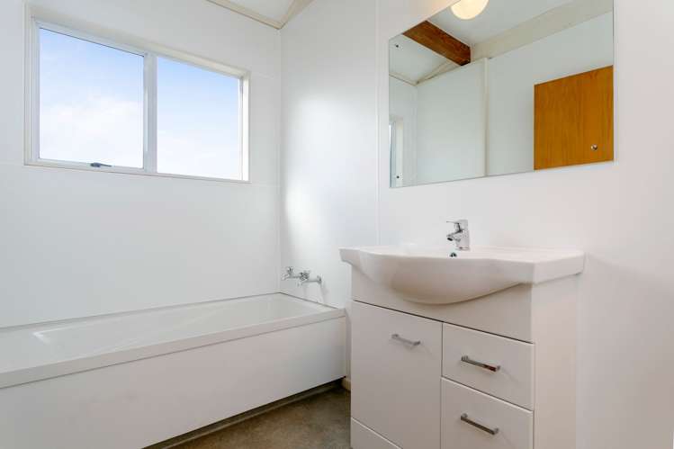 2/16 Puriri Street Hilltop_7