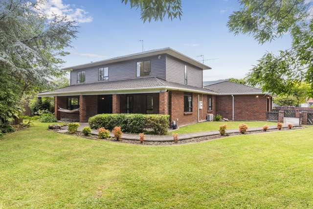 Stunning 5 bedroom family home Raumati Beach