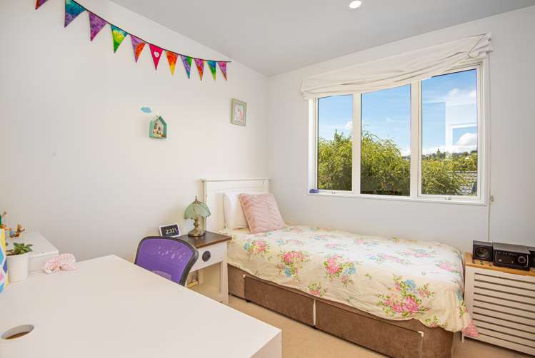 43 Tongariro Drive Aotea_13