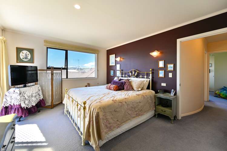 4 Bremner Crescent Stoke_12