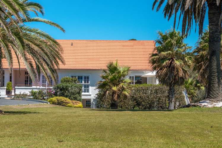 4/23 The Strand Onetangi_19