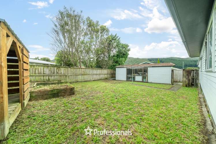 4 Bexley Grove Wainuiomata_12