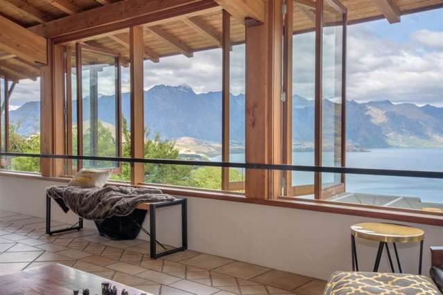 143 Wynyard Crescent Fernhill/Sunshine Bay_3