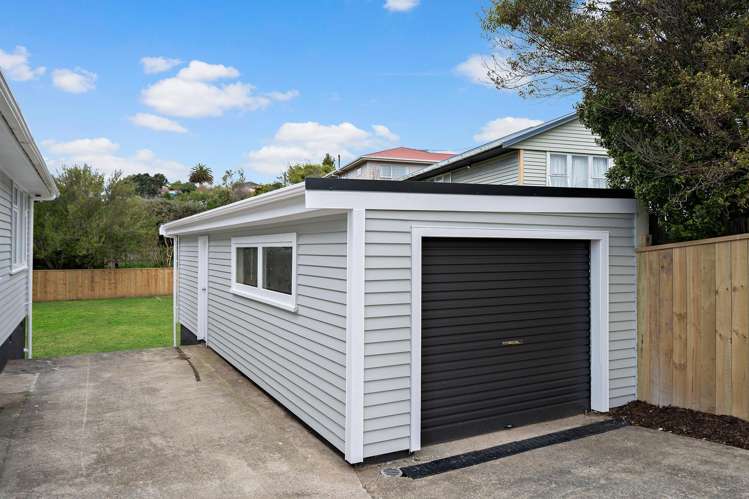 7 Massey Street Tawa_12