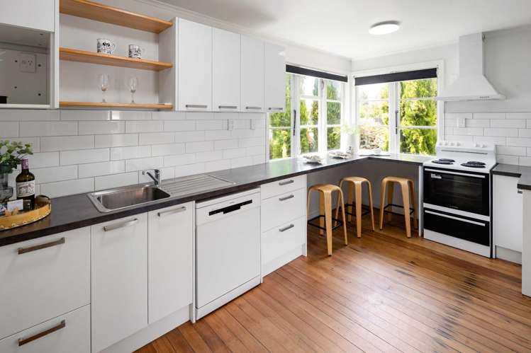 42 Churchill Avenue 2752_1