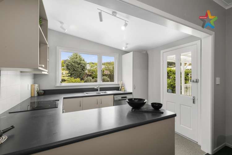 6 Kairimu Street Stokes Valley_10