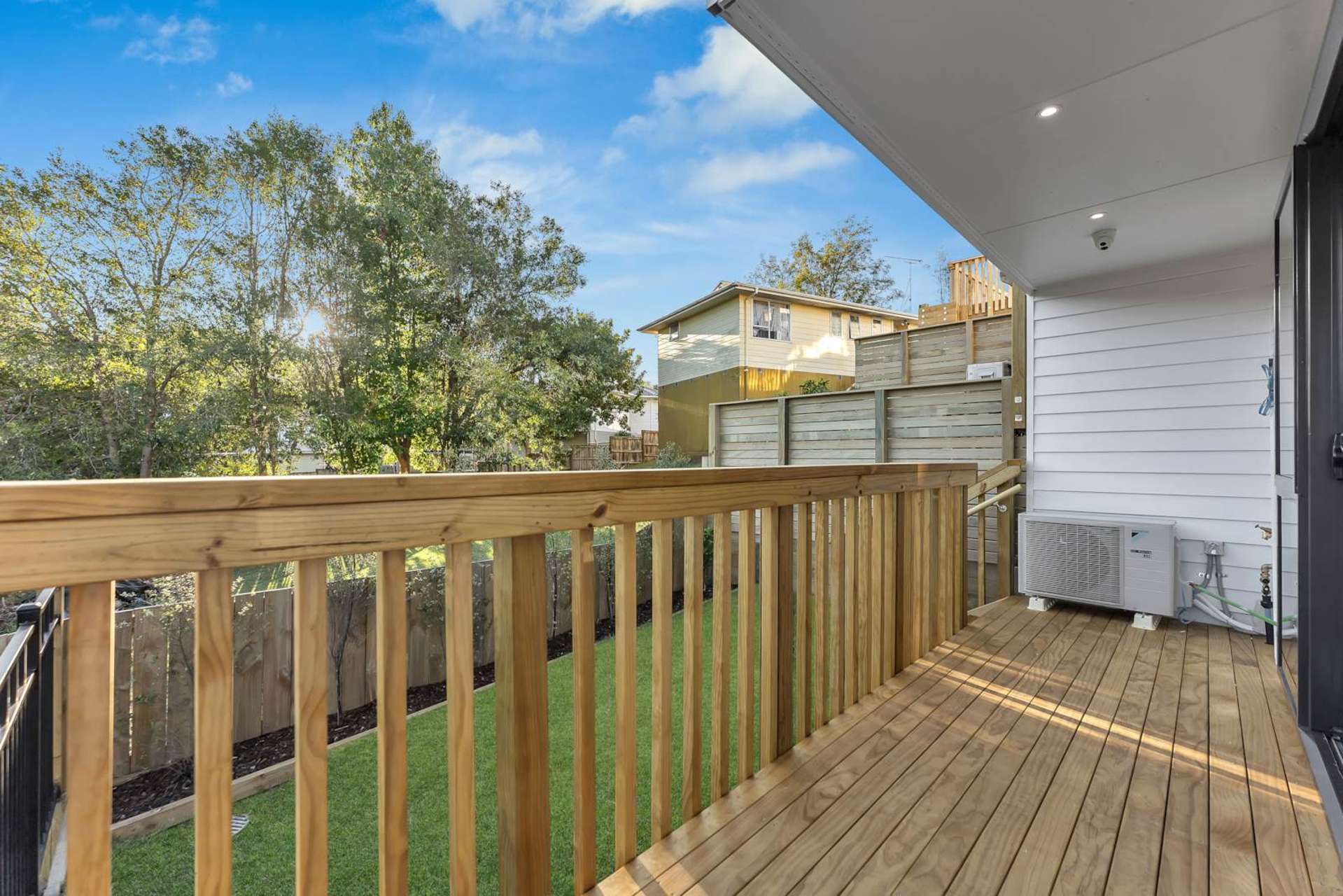 8D Jenanne Place Totara Vale_0