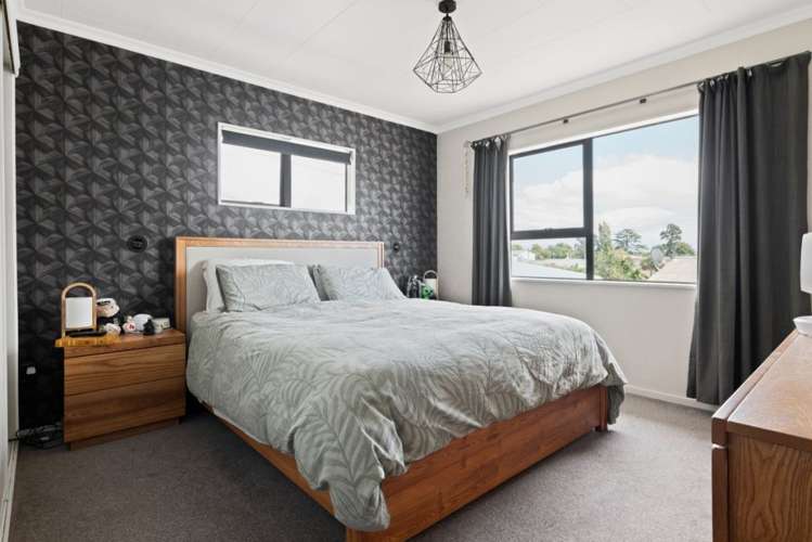 2/10 Chisnall Street Stoke_15