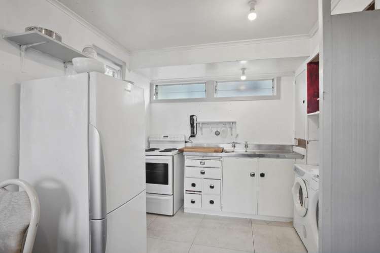85 Glengarry Road Glen Eden_29