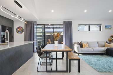 15 Walter Lawry Road_4