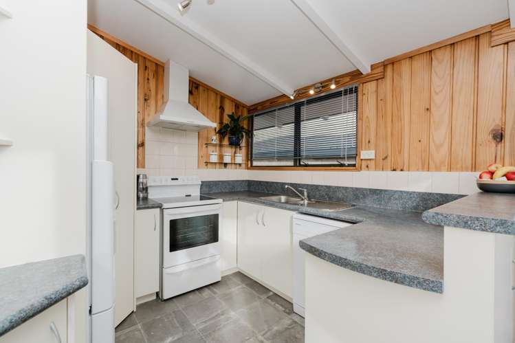 14 Vincent Place Dinsdale_4