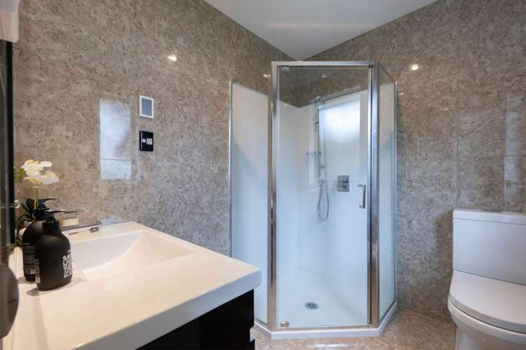 19 Mccahon Place Titirangi_13