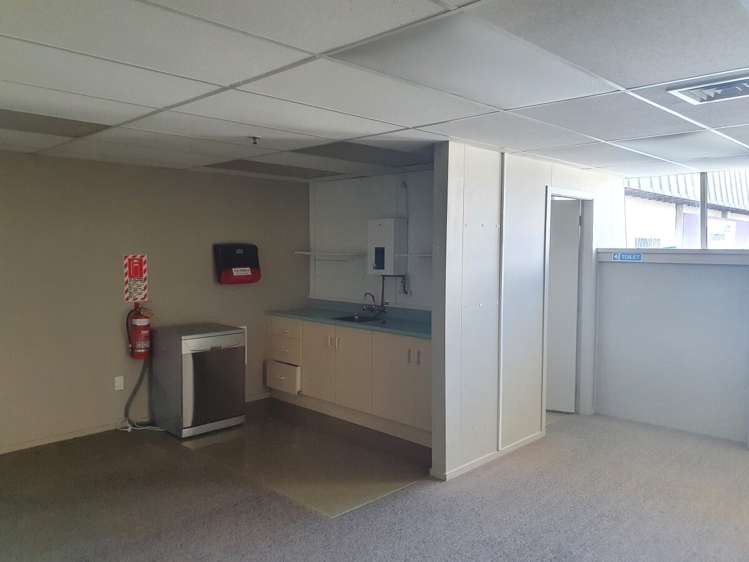 38 Bouverie Street Petone_6