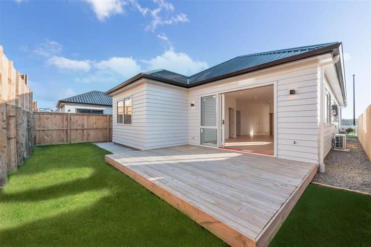 17 Whakairo Crescent Gulf Harbour_13