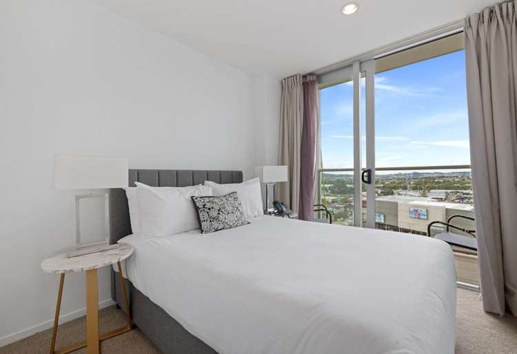 706/17 Amersham Way_2