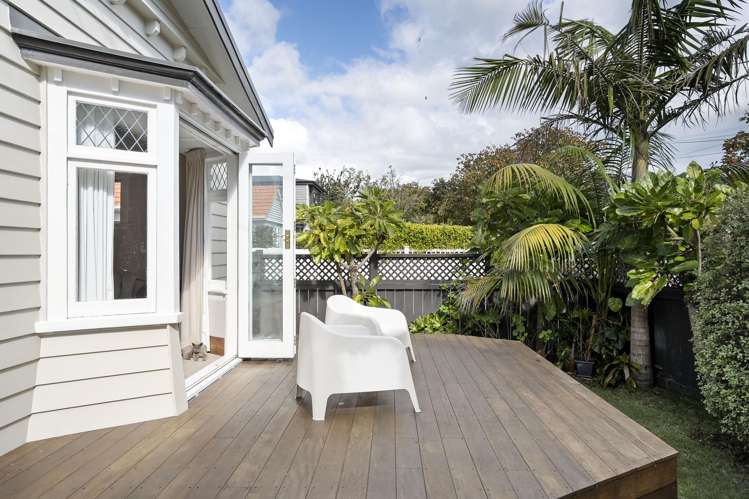 24 Queensway Three Kings_22