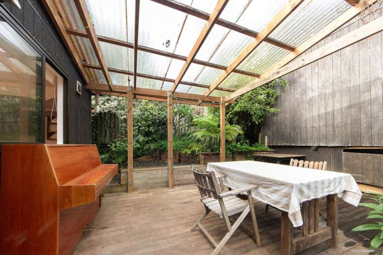 9 Rayner Road Piha_6