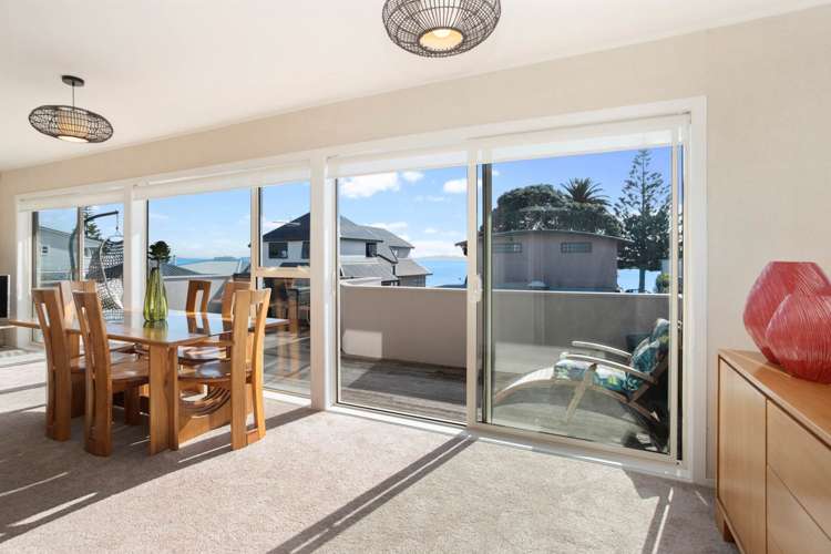 2/15 The Esplanade Eastern Beach_8