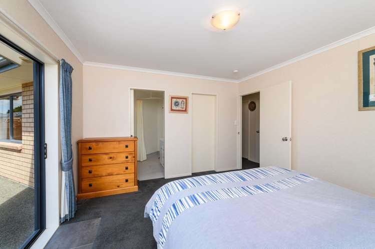 5 Daniel Place Kelvin Grove_11