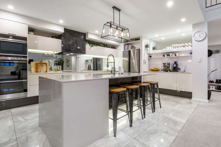 88 Queen Charlotte Drive Aotea_4