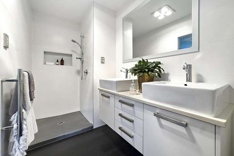 9 Fratley Avenue Farm Cove_12