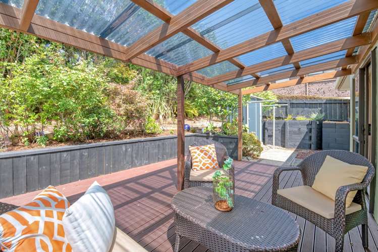 2/4 Eagle Place Red Beach_9