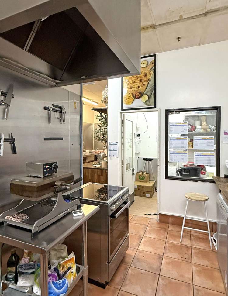 Unit 6/62 Hurstmere Road Takapuna_7