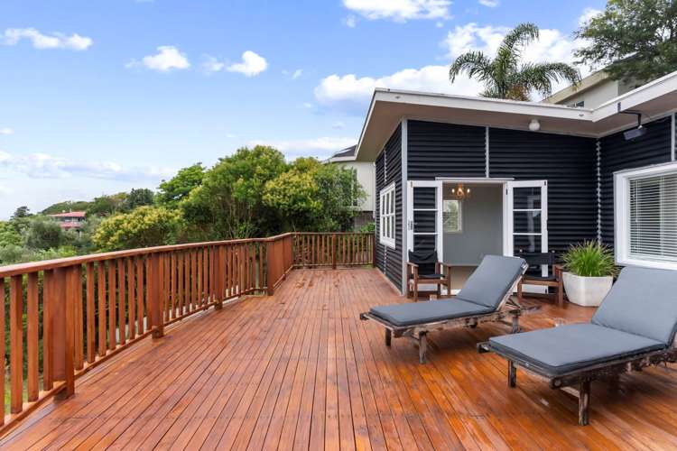 1104 Whangaparaoa Road_1