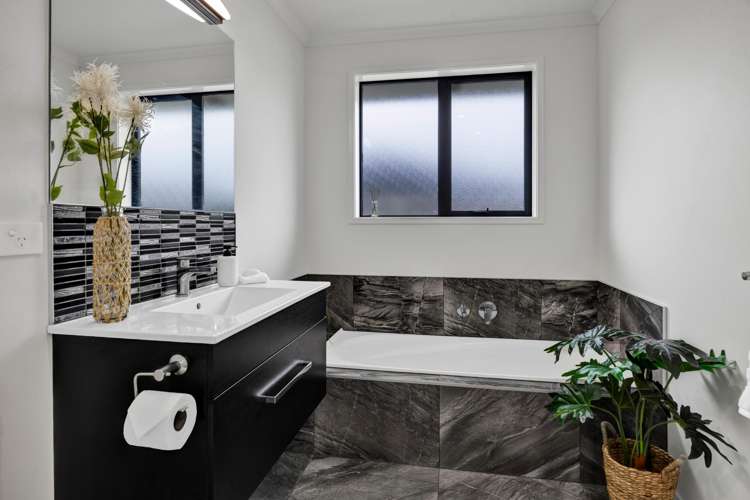 34b Honeyfield Drive Whalers Gate_39