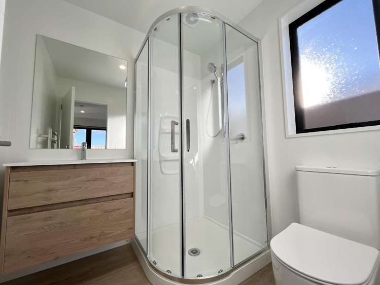 22 Silvergrass Way 11103_14