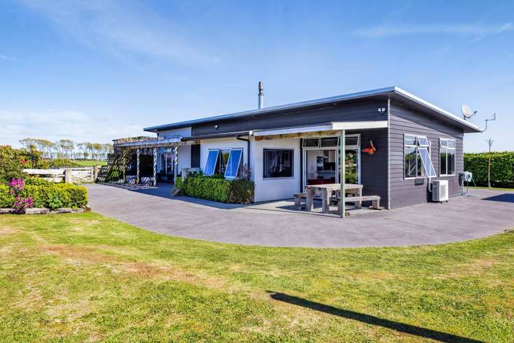 5674 Mountain Road Hawera_32