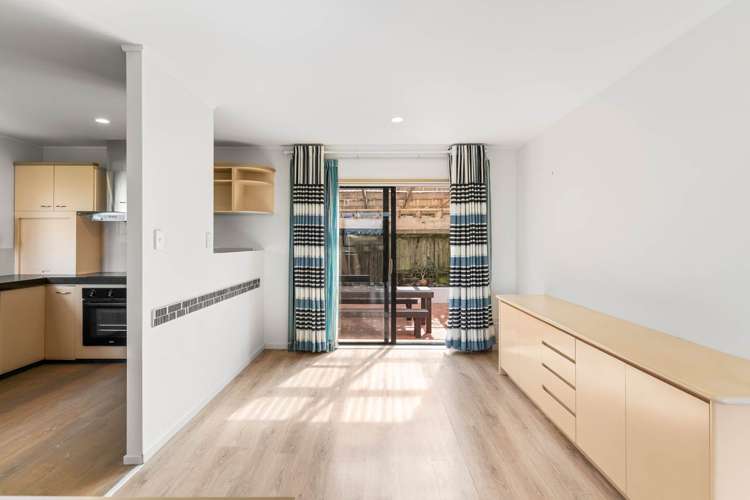 2/8 City View Terrace_4
