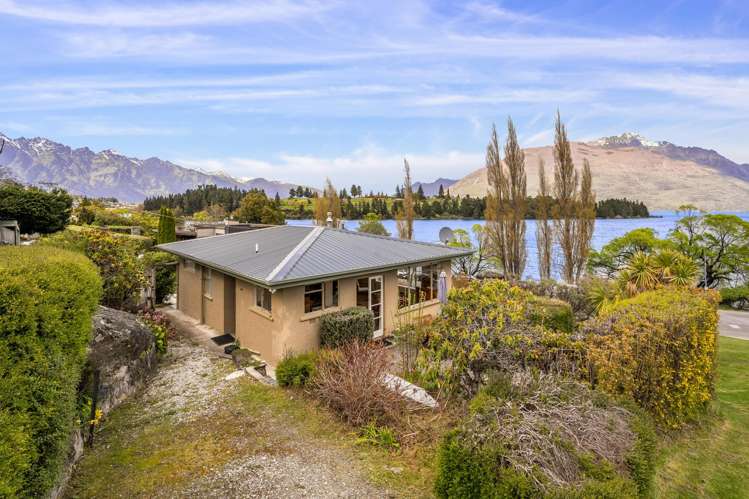 1 Suburb Street Queenstown_18