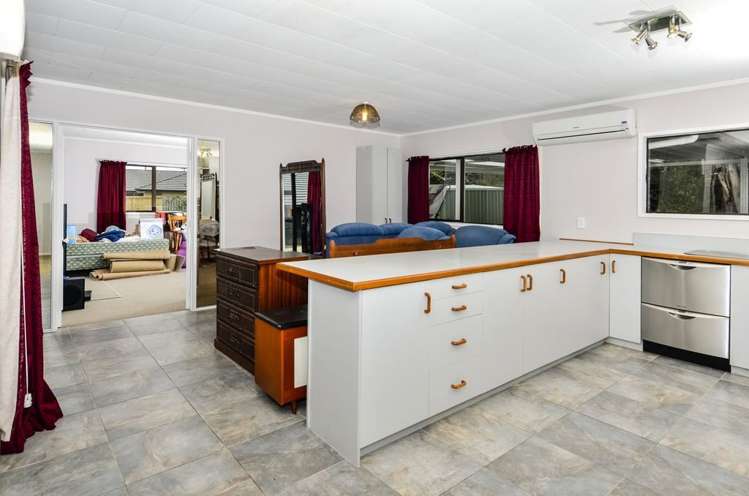 9 Duke Street Riverhead_13