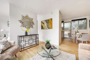 208/9 Sarawia Street_2