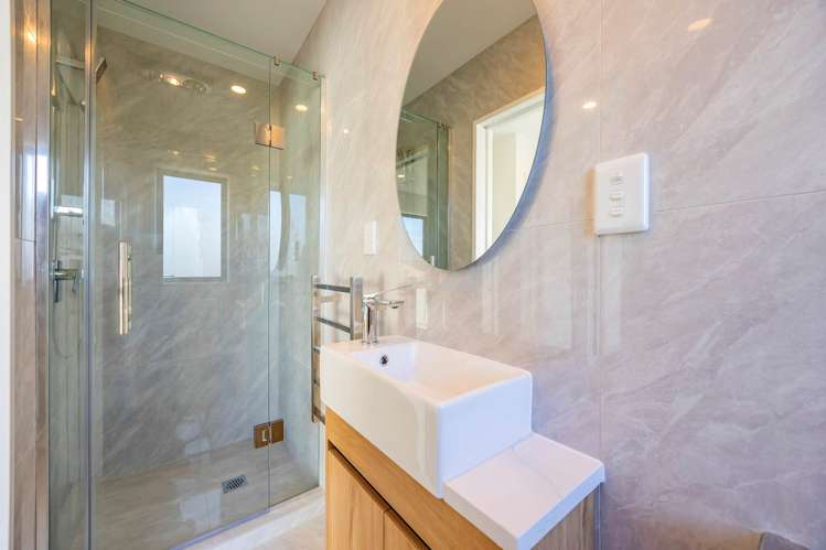 1,2,3,6/21 Peachgrove Road Te Atatu Peninsula_53