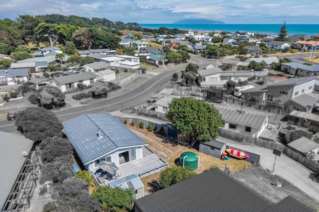 16 Karaka Street Otaki Beach_3