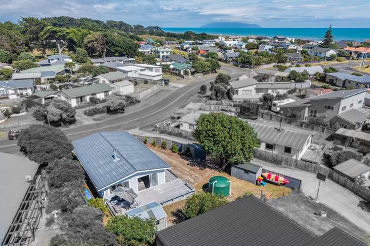 16 Karaka Street Otaki Beach_2