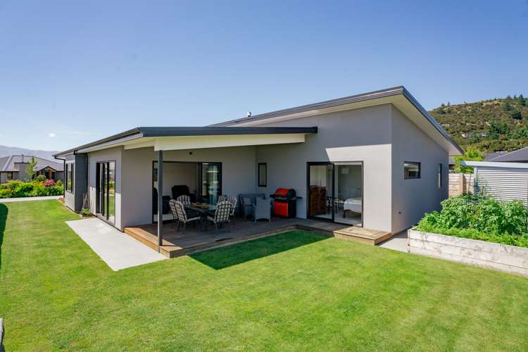 7 Tahi Street Albert Town_16