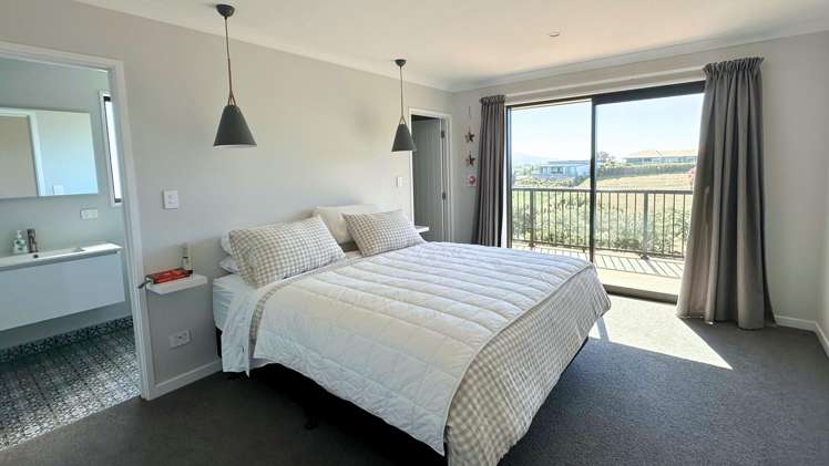 6 Lake View Place Fairhall_9