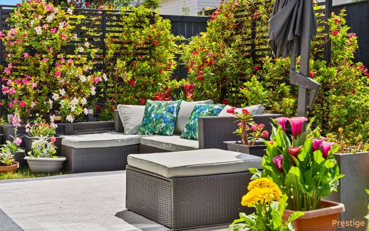 8 Onekura Street Red Beach_6