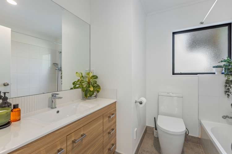 2/67 Donald Street Stanmore Bay_11